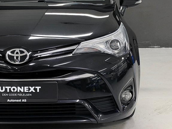 Toyota Avensis 5 of 5
