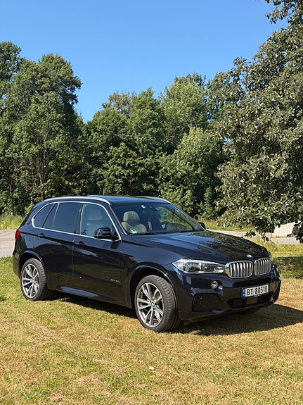 BMW X5 4 of 5