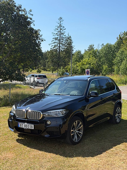 BMW X5 2 of 5