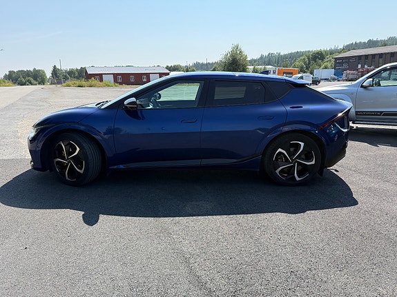 Kia EV6 2 of 5