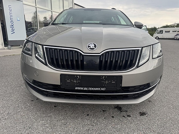 Skoda Octavia 3 of 5