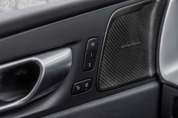 Volvo XC60 11 of 26