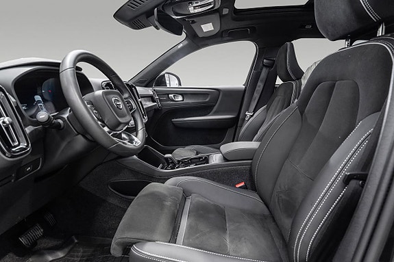 Volvo XC40 10 of 24