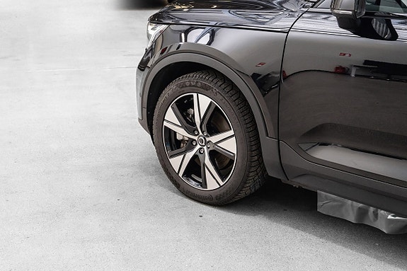 Volvo XC40 9 of 24