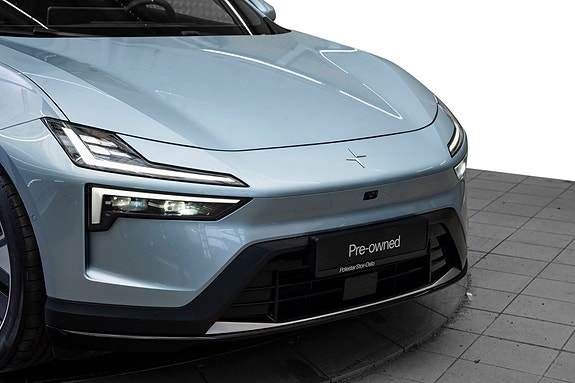 Polestar 4 2 of 24