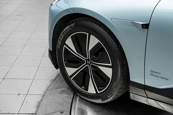 Polestar 4 9 of 24