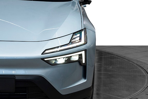 Polestar 4 4 of 24