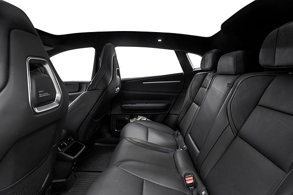 Polestar 4 11 of 24