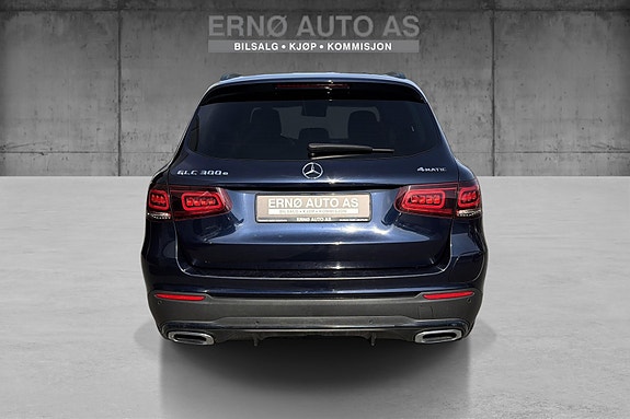 Mercedes-Benz GLC300 e 6 of 14