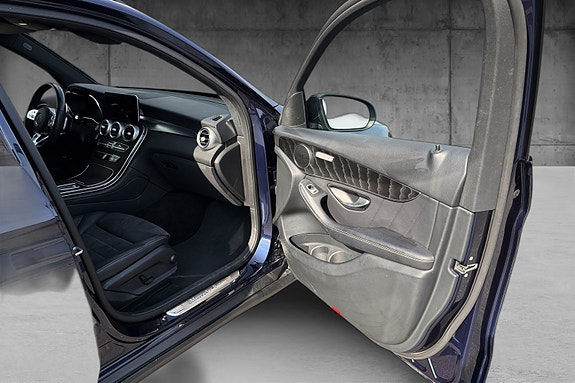Mercedes-Benz GLC300 e 11 of 14