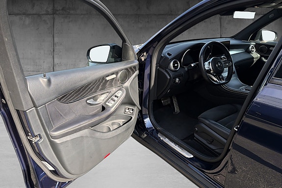 Mercedes-Benz GLC300 e 9 of 14