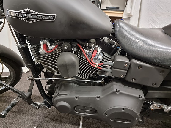 Harley-Davidson FXDWG Dyna Wide Glide 3 of 5
