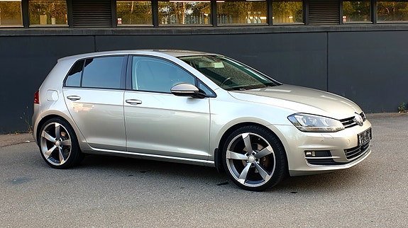 Volkswagen Golf VII 3 of 5