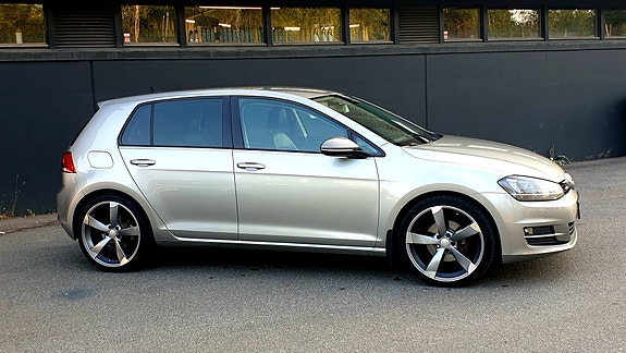 Volkswagen Golf VII 2 of 5