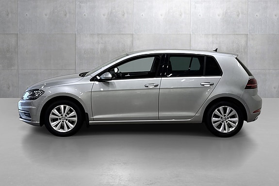 Volkswagen Golf VII 2 of 5