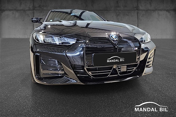 BMW i4 2 of 5