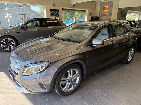 Mercedes-Benz GLA200 5 of 30