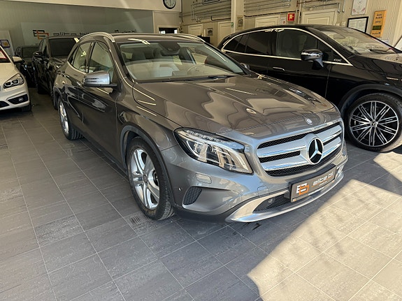 Mercedes-Benz GLA200 10 of 30