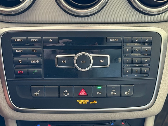 Mercedes-Benz GLA200 28 of 30