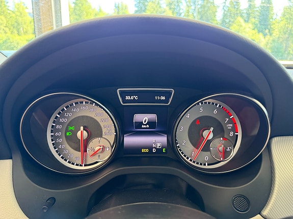 Mercedes-Benz GLA200 22 of 30