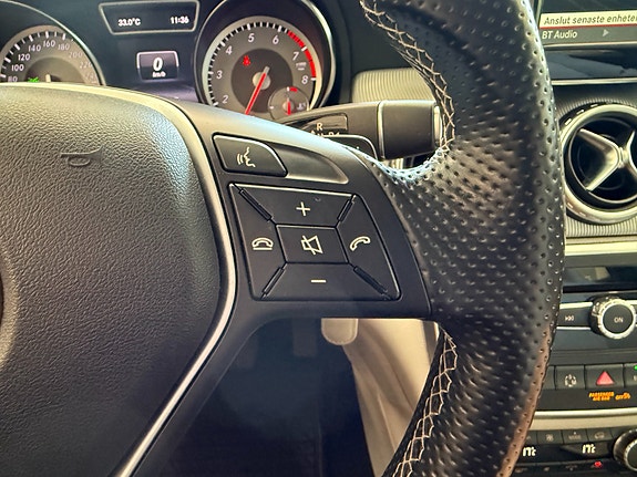 Mercedes-Benz GLA200 25 of 30
