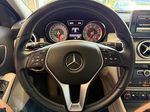 Mercedes-Benz GLA200 23 of 30
