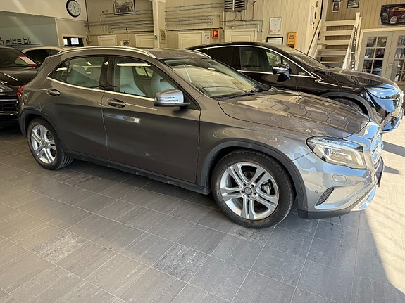 Mercedes-Benz GLA200 9 of 30