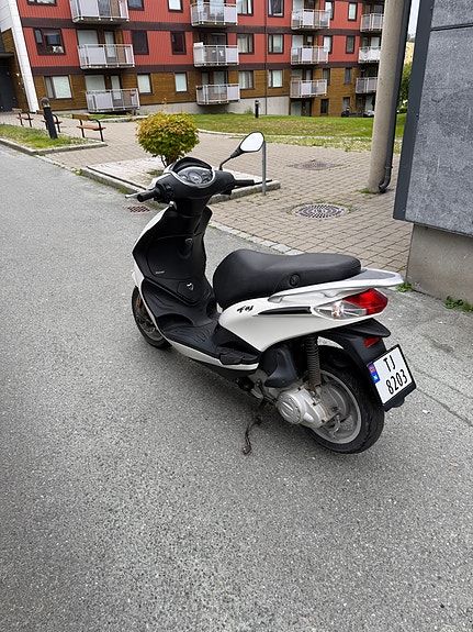 Piaggio Fly 50 3 of 5