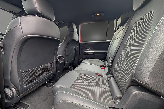 Mercedes-Benz EQB300 17 of 22