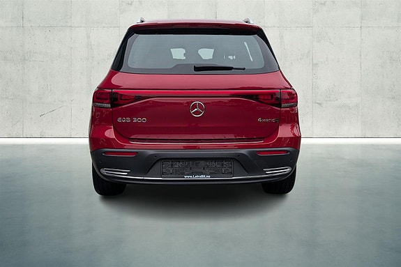 Mercedes-Benz EQB300 4 of 5
