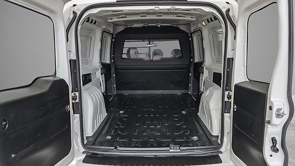 Fiat Doblo 27 of 30