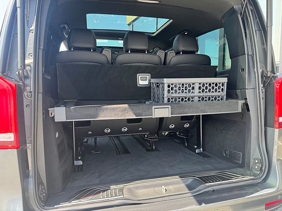Mercedes-Benz V300 18 of 24