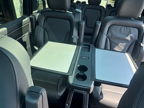Mercedes-Benz V300 22 of 24