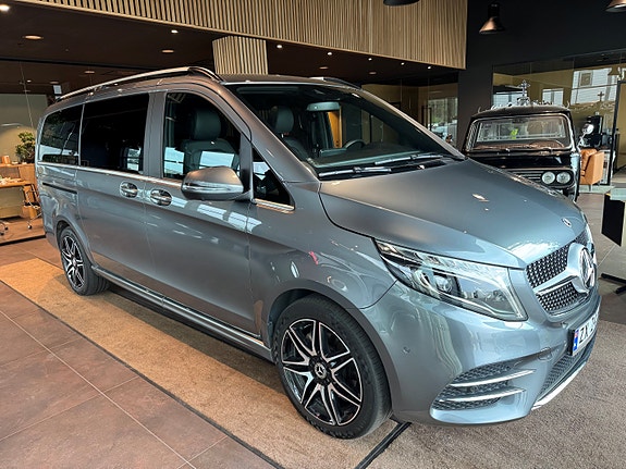 Mercedes-Benz V300 7 of 24