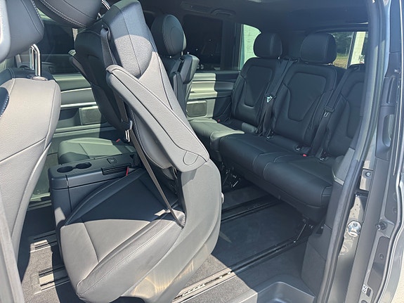 Mercedes-Benz V300 24 of 24