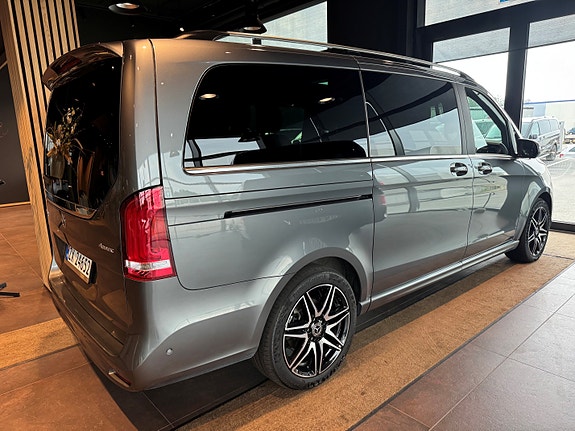 Mercedes-Benz V300 5 of 24