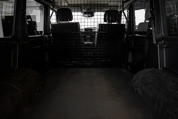 Mercedes-Benz G350 d 9 of 24