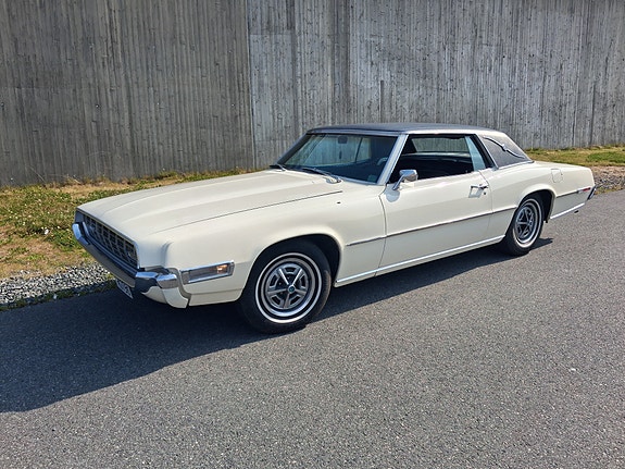 Ford Thunderbird 2 of 5