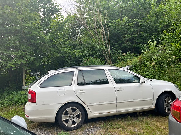 Skoda Octavia 3 of 5