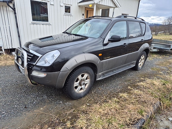 SsangYong Rexton 2 of 5