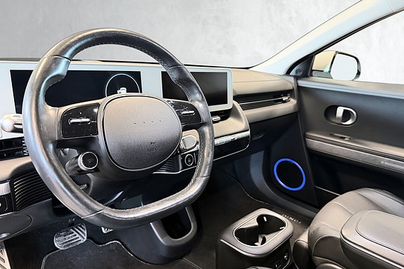 Apple CarPlay og Android Auto gjør det enkelt å speile mobiltelefonen i bilen.