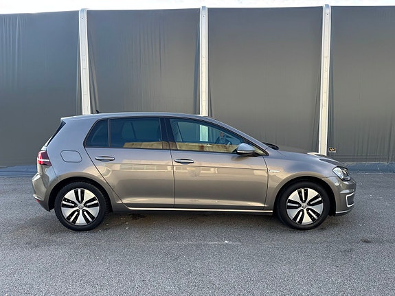 Volkswagen e-Golf VII 4 of 5