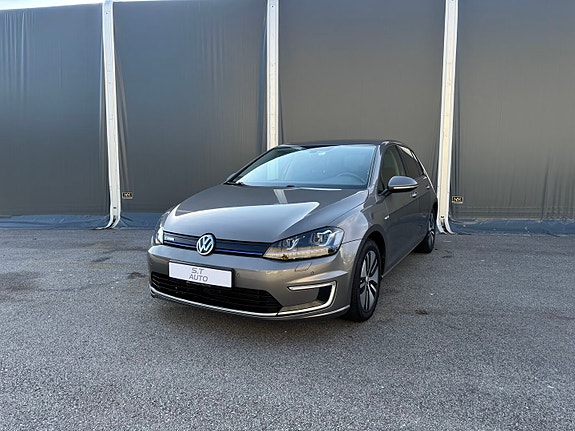 Volkswagen e-Golf VII 2 of 5