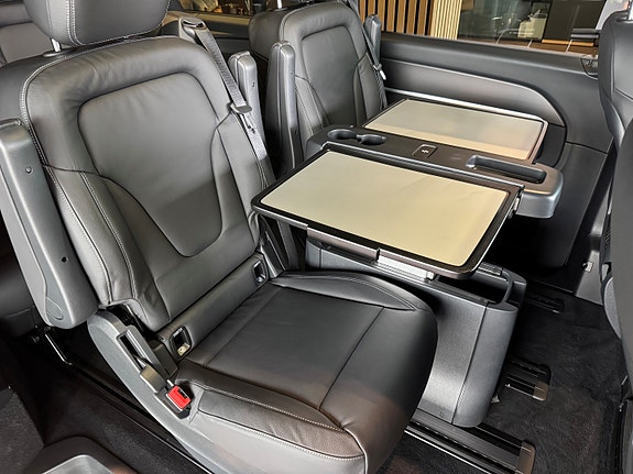 Mercedes-Benz V300 16 of 23