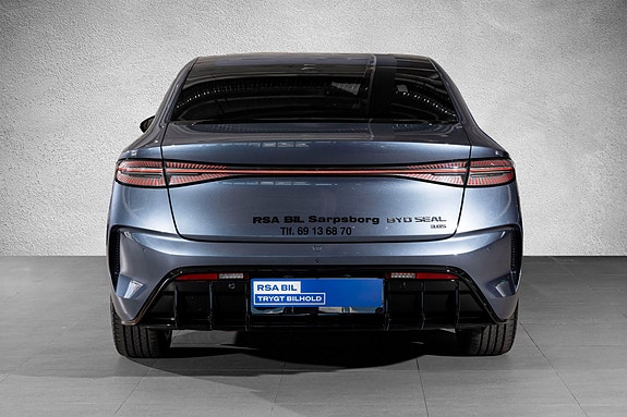 BYD Seal 4 of 5