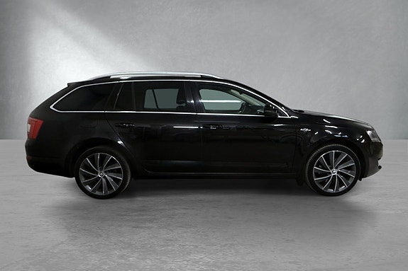 Skoda Octavia 4 of 5