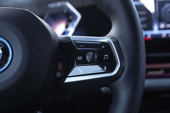 BMW i5 12 of 30