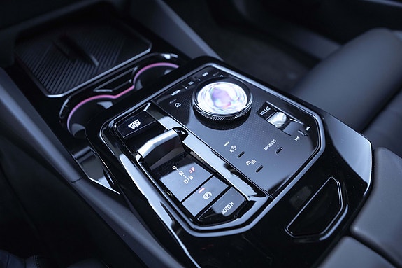 BMW i5 21 of 30