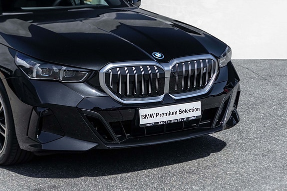 BMW i5 2 of 30
