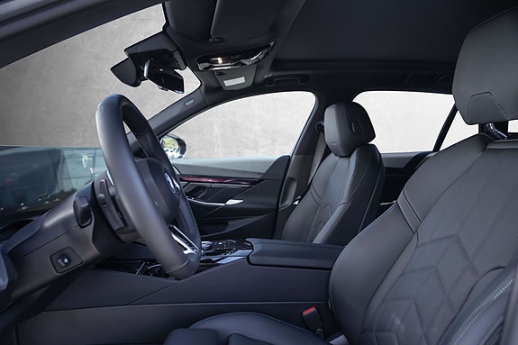 BMW i5 26 of 30